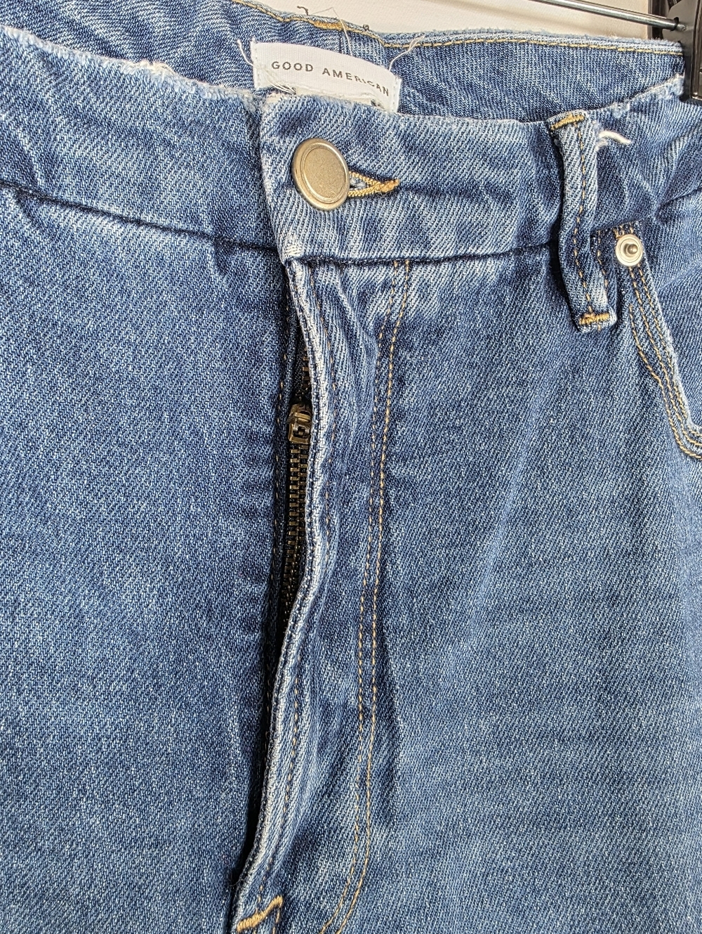 Good American Straight-Leg high rise midwashed indigo Jeans - Picture 15 of 15